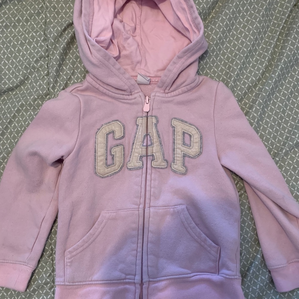 Gap sweater